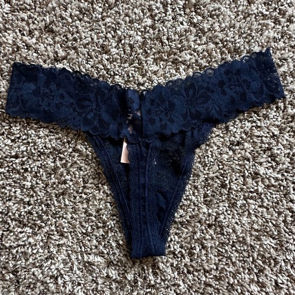 NWT Victoria's Secret navy Lacie thong with lace-up detail on side - Picture 3 of 4